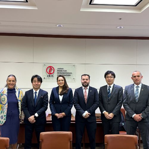 Visita la gobernadora de Aguascalientes empresas en China y Japón.