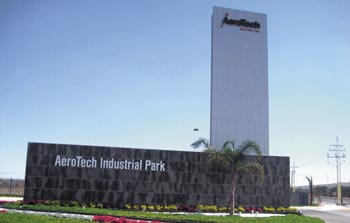 ›› El Parque Industrial Aerotech se localiza frente al complejo del Aeropuerto de Querétaro.