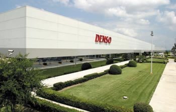 ›› Denso, empresa de capital japonés, produce en Guanajuato sistemas de aire acondicionado, ventilación para la industria automotriz.