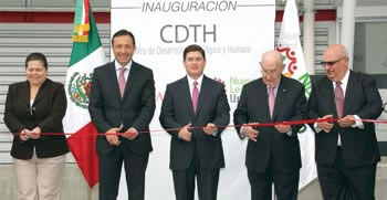 ››El nuevo CDTH fue inaugurado por autoridades gubernamentales y directivos de SISAMEX.