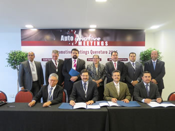 Representantes gubernamentales de diferentes estados firman convenio de colaboración con compañía alemana.