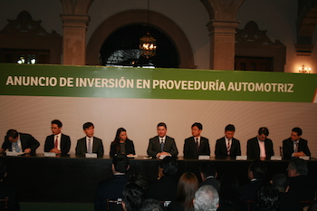 Rodrigo Medina de la Cruz, Gobernador de Nuevo León encabezó el anuncio de inversión de nuevos proveedores de KIA