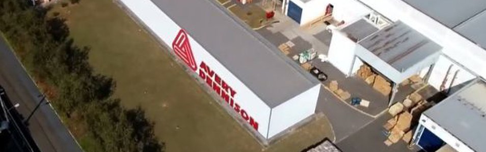 Crece Avery Dennison en la inyección de plástico