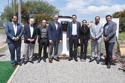 Al arranque de construcción del centro acudieron directivos de Grupo Mess, representantes del sector empresarial de Querétaro y autoridades del municipio de Corregidora.