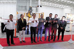 Autoridades en San Luis Potosí y directivos de la firma, cortaron el listón de la nueva planta de ProAutomation