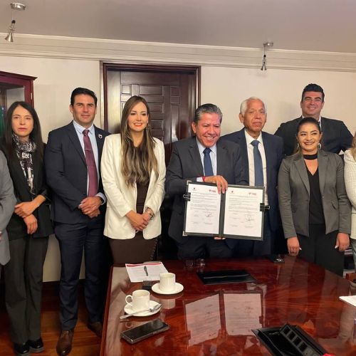 Firma de intención entre el gobierno de Zacatecas y directivos de TRIS Tubes.
