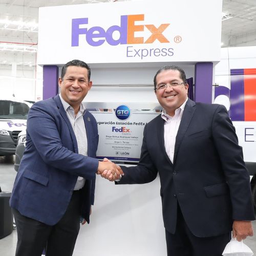 Jorge Luis Torres Aguilar, vicepresidente de Fedex Express en México y el gobernador de Guanajuato inauguran Centro de Distribución.