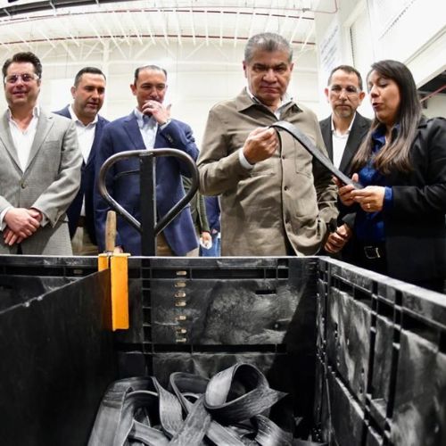 Miguel Ángel Riquelme Solís, gobernador de Coahuila, estuvo presente en la inauguración.