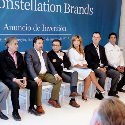 En el evento estuvieron presentes la Gobernadora del estado de Sonora, Claudia Pavlovich Arellano, el presidente de Constellation Brands México, Daniel Baima, el secretario de Economía, Ildefonso Guajardo Villareal y autoridades locales.