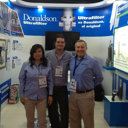 Alma Gutiérrez, district manager de Donaldson Ultrafilter, Fernando Santoyo, district manager y Pedro Navarrete, gerente de Donaldson en México y Latinoamérica.