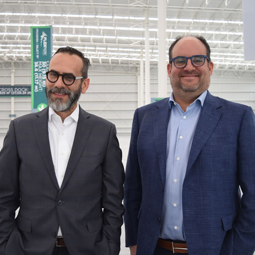 Gerardo Pasaret, director de área de bienes raíces de Prodensa Select y Daniel García desarrollador de G Industrial.