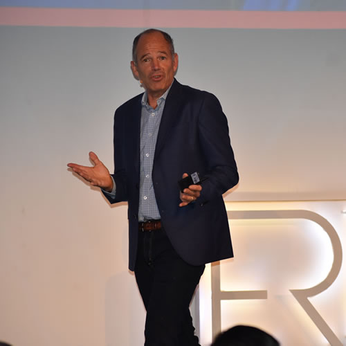 Marc Randolph, co-fundador de Netflix durante su ponencia en el Foro Mundial de Recursos Humanos