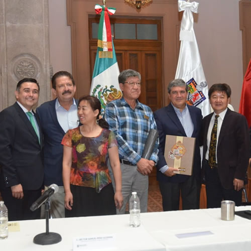 Directivos de 16 empresas se dieron cita en el Palacio de Gobierno para dialogar con la autoridad estatal y establecer oportunidades de negocio.