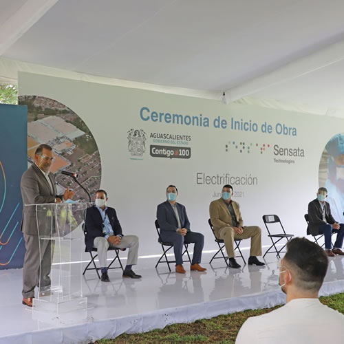 Funcionarios del gobierno de Aguascalientes y directivos participaron en la inauguración del laboratorio y colocaron la primera piedra para el nuevo edificio.