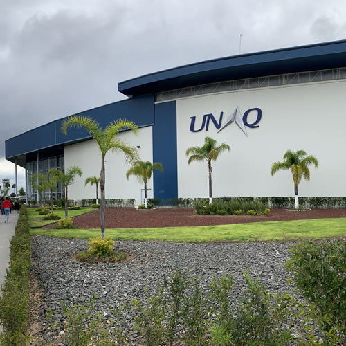 La UNAQ creó el área de Desarrollo Tecnológico, con el objetivo de realizar proyectos de ingeniería y desarrollo tecnológico, en alianza con empresas del sector aeronáutico y espacial.