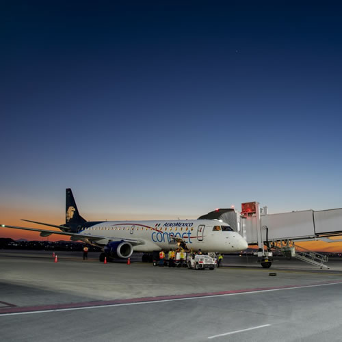 La terminal de carga del Aeropuerto Intercontinental de Querétaro juega un papel fundamental en esta infraestructura logística.