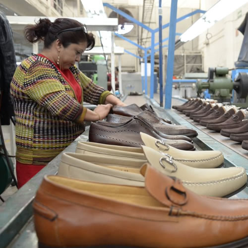 El gobierno de Guanajuato proyectó la “Oferta GTO” donde los fabricantes de calzado guanajuatenses ponen a disposición una amplia oferta.