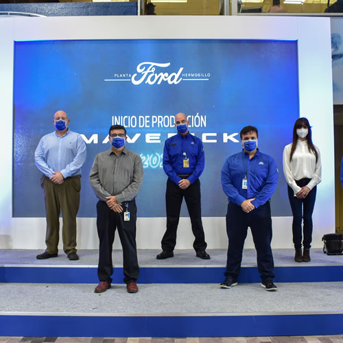 Empleados de Ford de México, celebran inicio de producción oficial de la nueva camioneta Ford Maverick.