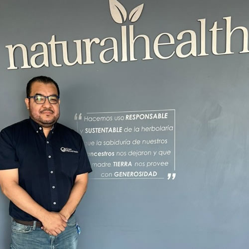 Comprador de Natural Health, empresa que confía en los insumos nacionales.