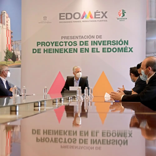 Gobernador del Estado de México, y directivos de Heineken México durante el anuncio de inversión.