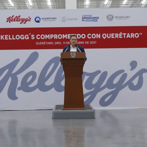 Directivos de Kellogg´s y representantes gubernamentales, durante la inauguración de la ampliación de la compañía de cereales.