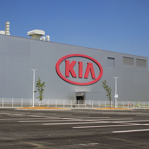 Empresas tractoras como KIA Motors están buscando proveedores locales.