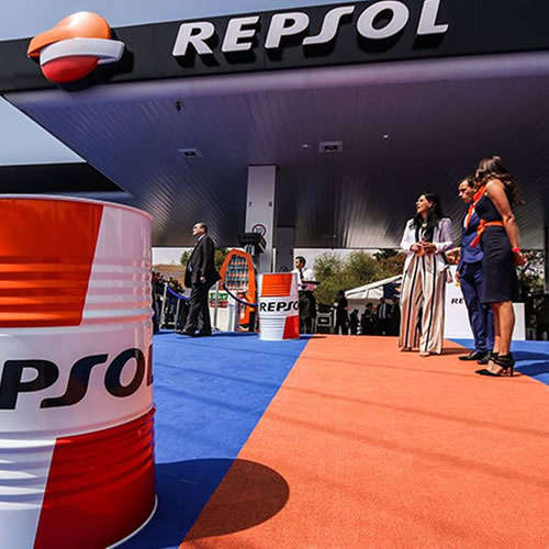 A la inauguración acudieron el secretario de Energía, Pedro Joaquín Coldwell; el embajador de España, Luis Fernández-Cid de las Alas, y la directora general de Downstream de Repsol, María Victoria Zinboni, entre otros.