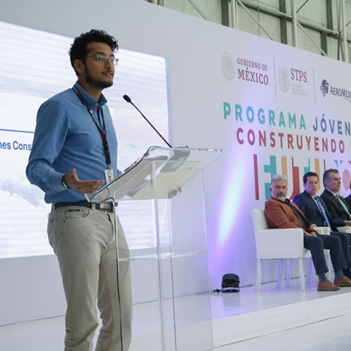 El evento contó con la asistencia del subsecretario de la STPS, Alfredo Domínguez, de gente ligada a la industria como: Ricardo del Valle, secretario general de la Asociación Sindical de Sobrecargos de Aviación (ASSA), Rafael Díaz Covarrubias, secretario general de Asociación Sindical de Pilotos Aviadores de México (ASPA), así como Eduardo Tricio, accionista del Grupo, entre tros.