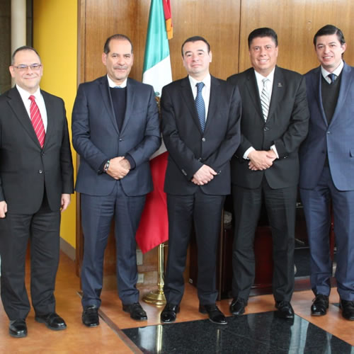 En el encuentro también estuvieron presentes Sergio Inclán, representante de la Secretaría de Economía y el primer secretario Enrique Morales, encargado de Asuntos Económicos de la embajada.