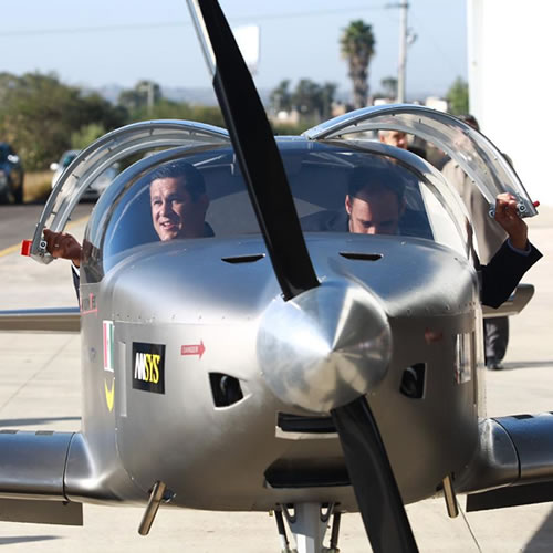El gobernador de Guanajuato, Diego Sinhue Rodríguez Vallejo, describió́ el hecho como histórico, pues se logró la fabricación del “Halcón 1” el primer avión fabricado en la entidad.