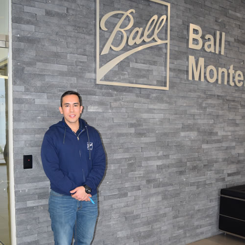 Roberto Garza, gerente de compras de Ball Monterrey.
