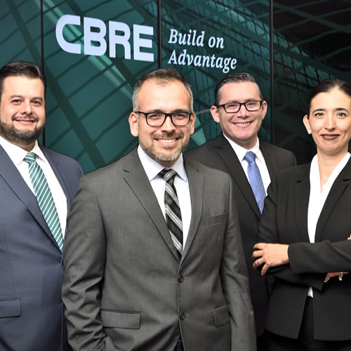 (izq.-der.)  El equipo de CBRE en la zona Bajío: Fernando Altamirano, Iván Romero, Rodrigo Folgueras y Karina Contreras.