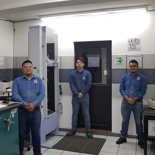 En el laboratorio de CALIMET hay personal especializado que atenderá sus necesidades.