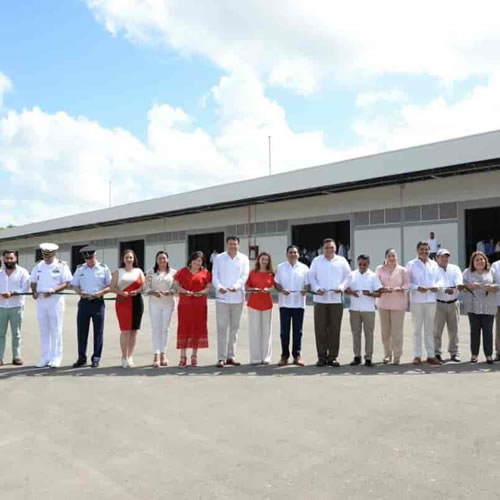 Al concluir el evento protocolario, el gobernador Zapata Bello en compañía de las autoridades y líderes empresariales realizaron el recorrido por las instalaciones del CCAV.