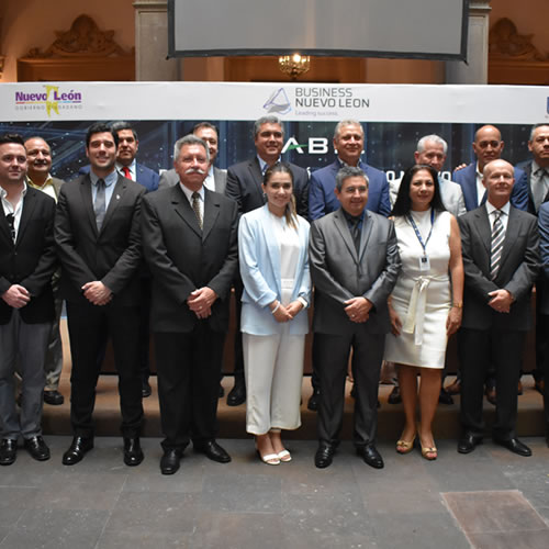 El equipo de directivos de Jabil estuvo presente en el anuncio de inversión en el Palacio de Gobierno de Nuevo León.
