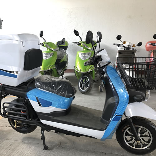La marca ofrece productos de movilidad urbana como Nano, un moto-taxi para la ciudad con capacidad para cuatro personas.