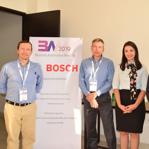 Equipo de trabajo de Bosch Solutions que asistieron a un encuentro de proveedores.