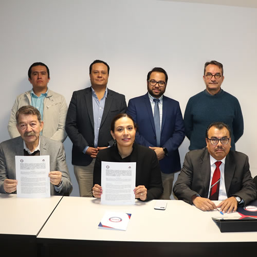 Firma de convenio entre el IQH y la UPQ.