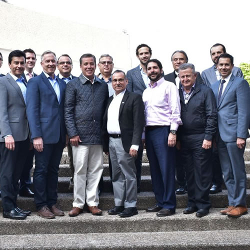 Funcionarios y empresarios de Arizona se reunieron con el Gobernador Miguel Márquez para conocer oportunidades de comercialización aeroespacial.