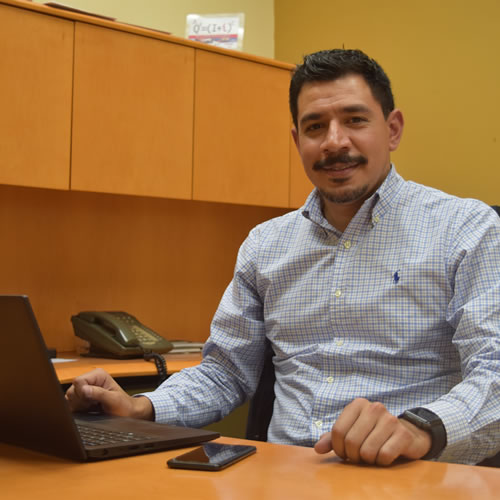 Luis Macías, gerente de Compras y Abastecimientos de Blackhawk.