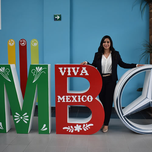 Directora de Recursos Humanos para Mercedes Benz Autobuses México.