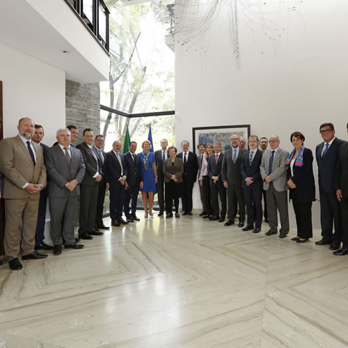 Francisco Domínguez se reunió́ con embajadores de la Unión Europea.