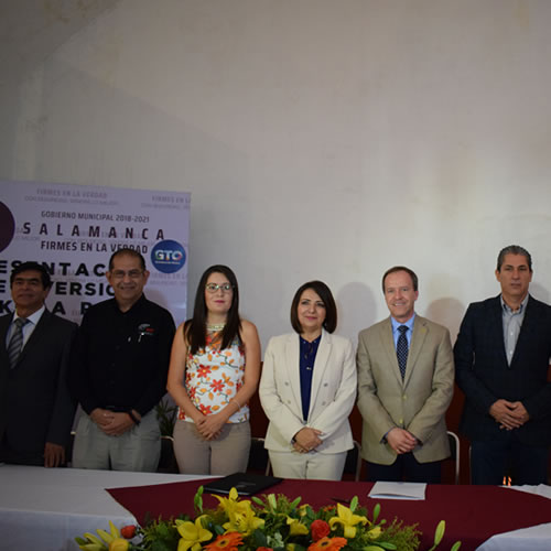 Representantes gubernamentales y empresarios anuncian la llegada del primer parque en Salamanca llamado “Sakura Park”.