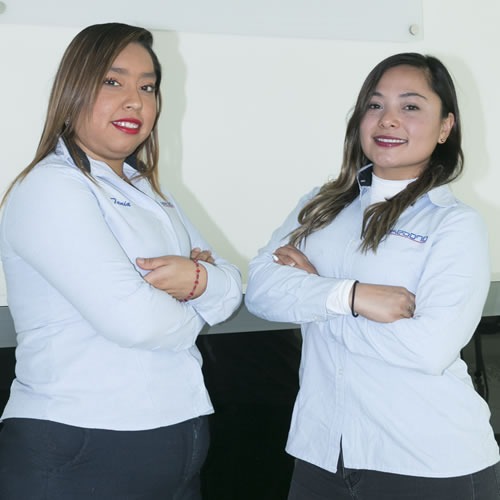 Tania Velázquez, encargada de compras indirectas y María Alejandra Cisneros, comprador de proveedores directos de Akebono Brake México.