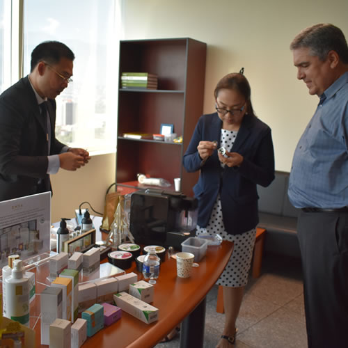 Las empresas presentaron sus productos durante una misión comercial que fue apoyada por el gobierno de Nuevo León.