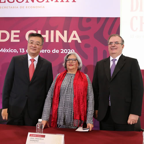 Funcionarios del gobierno federal y del gobierno de China encabezaron el evento en las instalaciones de la Secretaría de Economía.