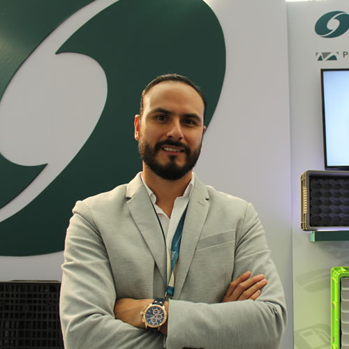 El encargado de abastecimiento en México para Orbis Corporation, José Fernández Valle