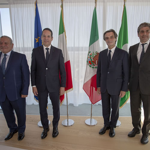 En junio de este año, el gobernador del estado, Francisco Domínguez Servién, realizó una gira de trabajo por Italia buscando atraer inversiones a la entidad.