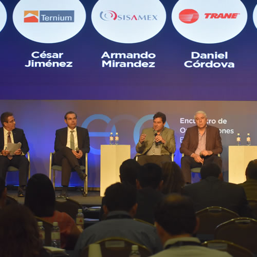 Directivos de Ternium Sisamex, Trane, Zubex y Qualtia debatieron temas relacionados con transformación digital en las empresas.