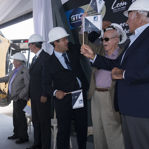 1.	La inversión en Parquesur Industrial León fue de 35 millones de dólares y su primer cliente será American Industries.